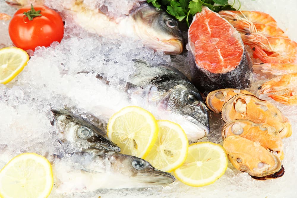 Si gustas de langosta y cangrejo recuerda cuando los metes al congelador. El tiempo es de 12 y 10 meses, mientras que los moluscos deben conservarse máximo de 2 a 3 meses.