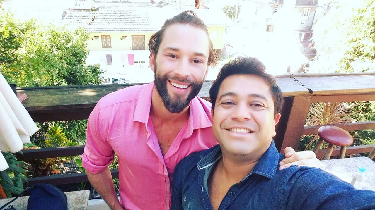 Le gusta mantenerse en forma pero no por vanidad, si no por salud. Su peso lo mantiene en 78 kilos y su altura es de 1.83 metros.