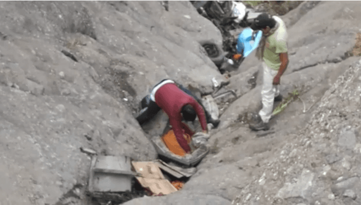 Trágico accidente en Perú: al menos 23 muertos al caer un bus por un precipicio
