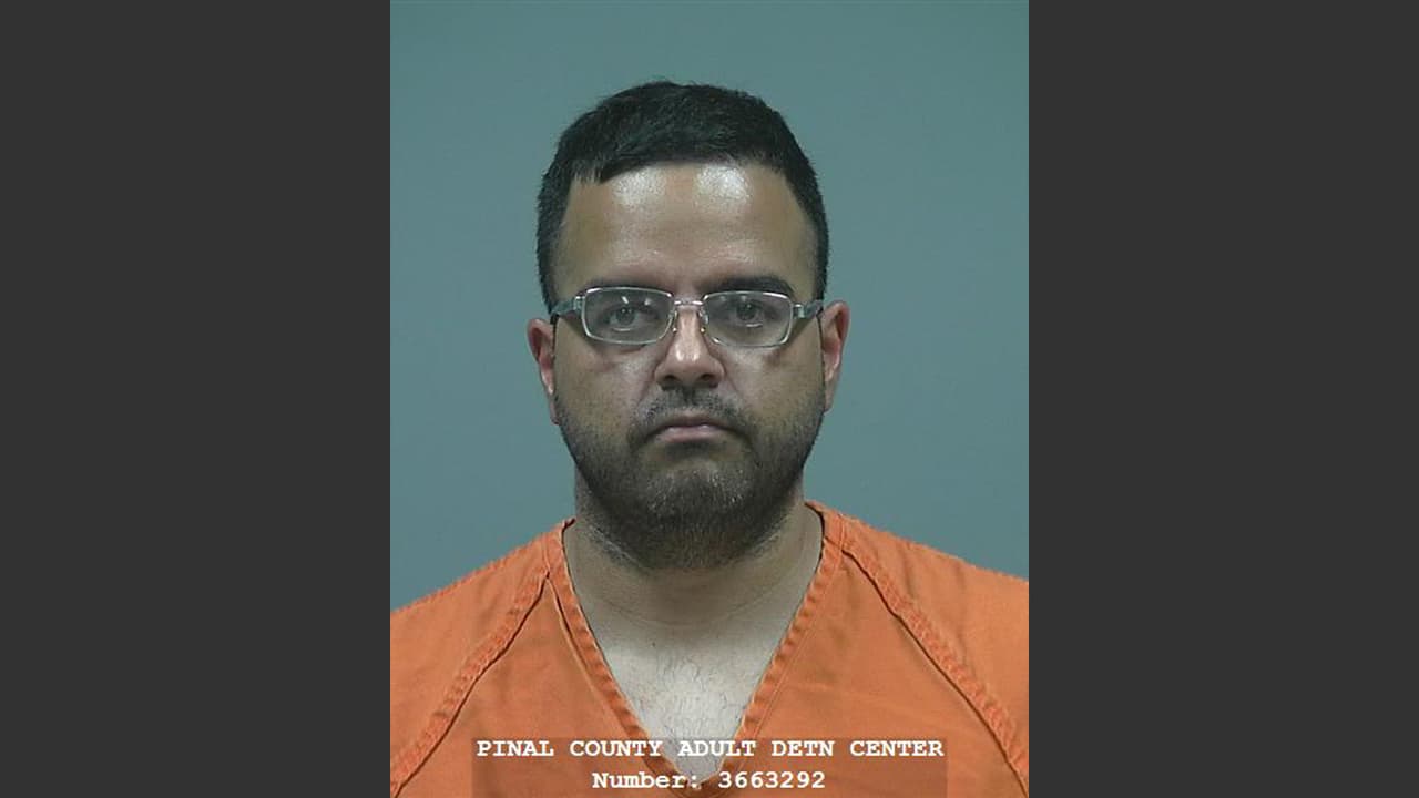 Este dreamer está a punto de perder DACA y ser deportado. Te explicamos por qué