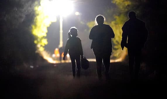 La historia de la niña de apenas 7 años que cruzó sola la frontera hacia EEUU