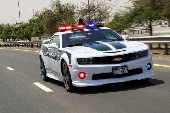 Policía de Dubai: Chevrolet Camaro SS Motor V8 6.2 Lts Potencia 426 HP Velocidad Máxima 155 mph (248 km/h) Aceleración (0-60mph) 5 segundos Precio US$33,500