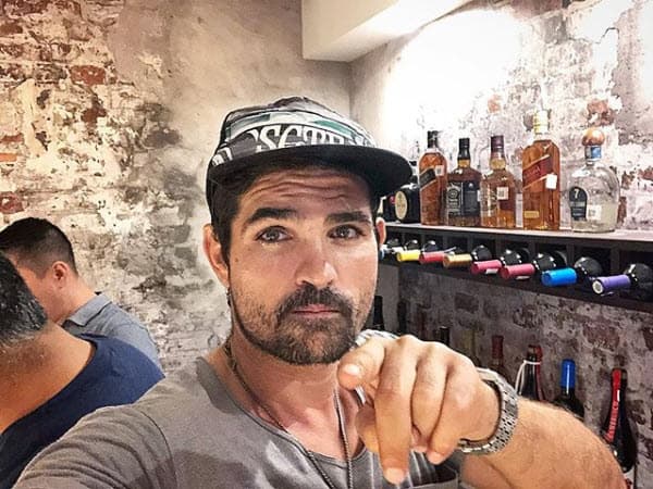 "La deuda se estableció, se detuvieron los números para hacer los trámites y tengo entendido que eso es el funcionamiento de como está acordado, estamos hablando 
<b>de arriba de 1,800,000 pesos (88,506 dólares)</b> aún", contó Ferdinando en 
<a href="https://twitter.com/deprimeramano/status/1326286392633200642" target="_blank">'De primera mano'</a>. 
<br>