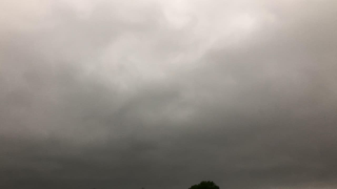 Miles de hogares se quedaron sin servicio de electricidad.