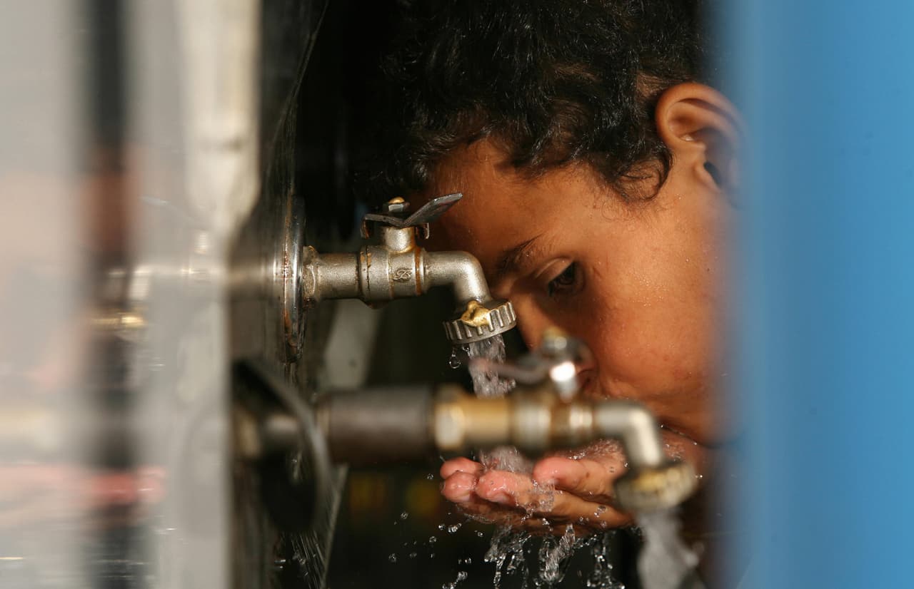 Más de 30 ciudades realizaron pruebas fraudulentas para ocultar niveles de plomo en el agua 