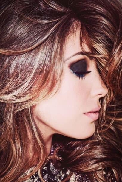 Esta es otra de las mujeres que desborda mucha sensualidad en el escenario.