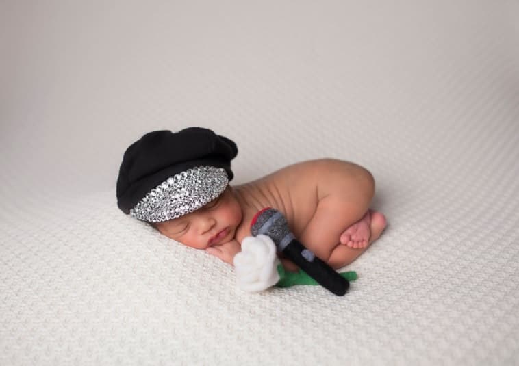 Esta es la imagen de Natalia, una bebé de 15 días, fue realizada por la fotógrafa de Texas Sofi Guerra publicó a través de su página de Instagram y que de inmediato capturó la atención del público hasta llegar a Suzette Quintanilla, hermana de Selena, quien también la compartió.