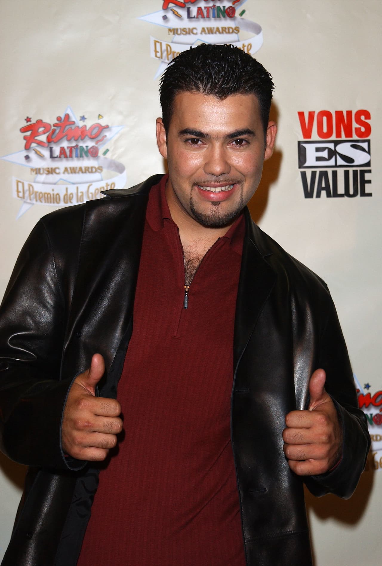 En 2001 durante la Tercera edición del Ritmo Latino Music Awards, 'El Premio De La Gente'.