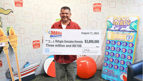 Gana $3 millones con Mega Millions en su cumpleaños, pero se entera después de un mes
