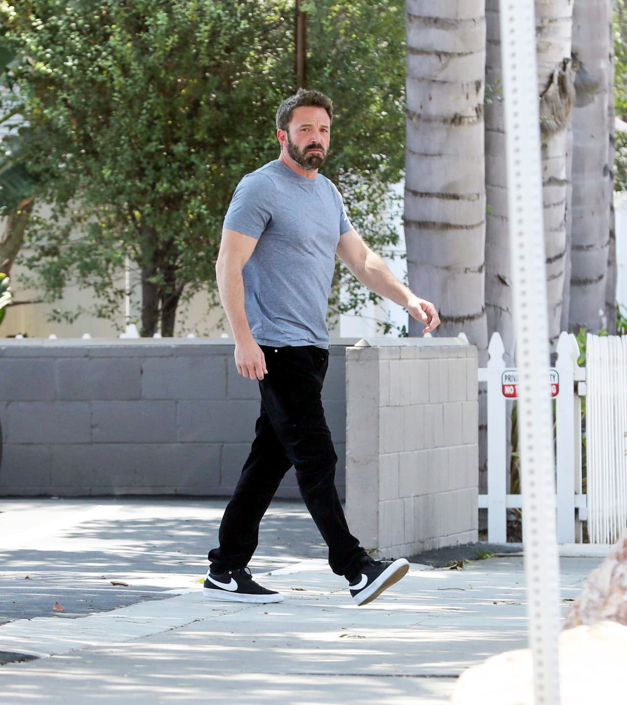 El medio detalló que hubo otros camiones de mudanza afuera de la casa que habría comprado la pareja. 
<br>