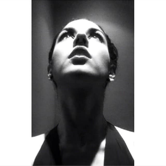 Le encanta compartir sus fotos con sus fans.