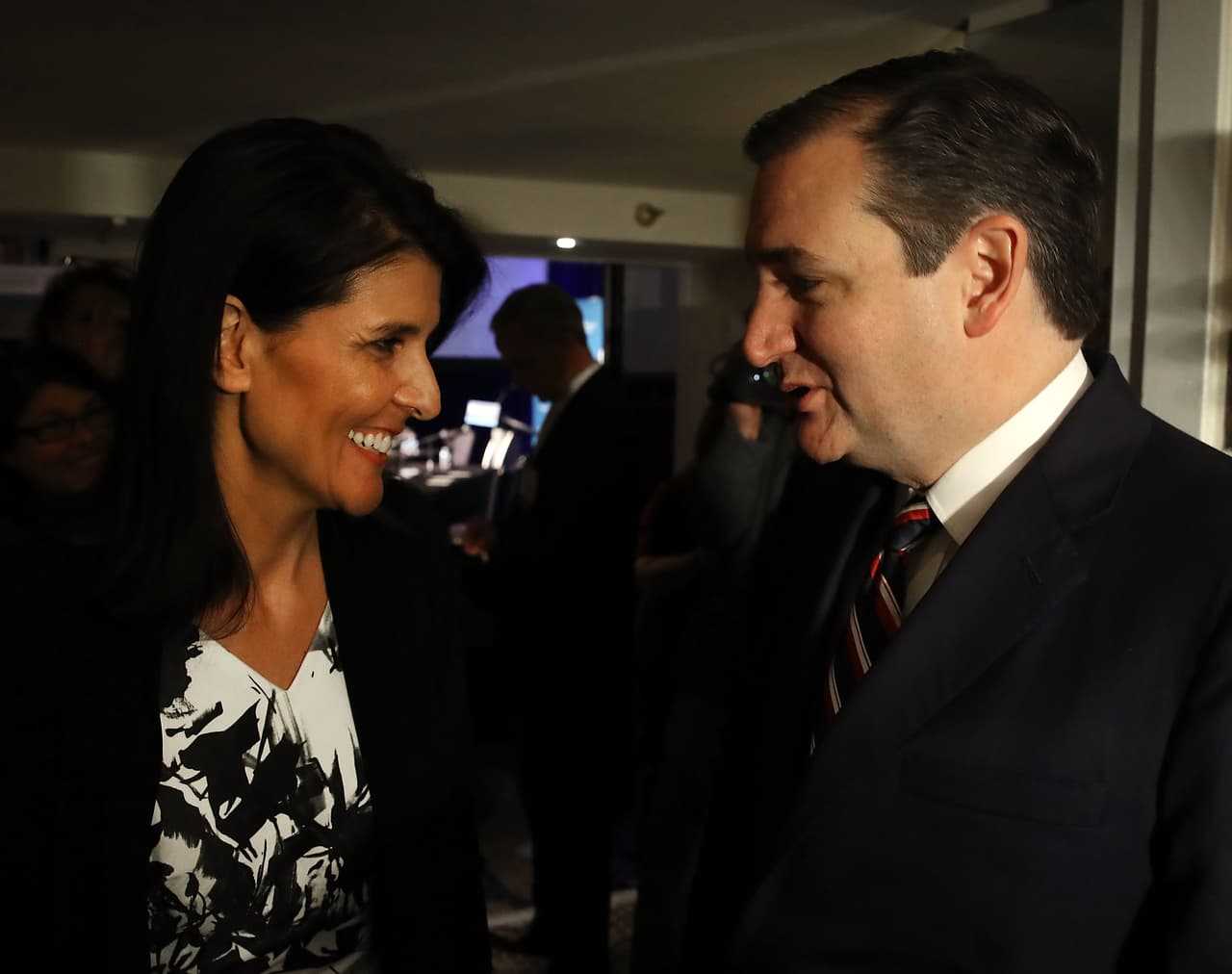 Nikki Haley se encuentra con Ted Cruz en la convención Nacional de la Sociedad Federalista de Washington. Ambos ya habían visitado al presidente electo Donald Trump en Nueva York.