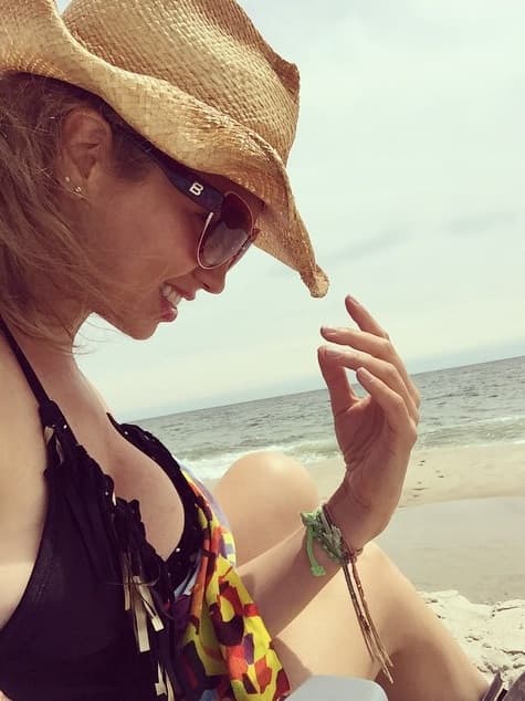 Y Thalía también se puso 'hot' esta semana, ella se fue a la playa para disfrutar del verano.