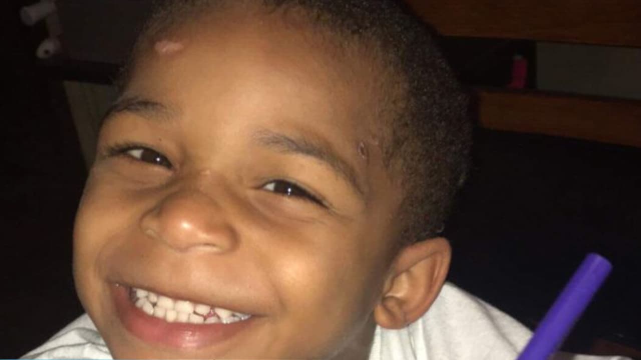 Muere un niño de 4 años en Carolina del Norte que fue golpeado por el novio de su madre