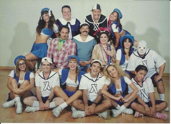 Sin embargo, uno de los proyectos más trascendentes de su carrera fue el programa
<b>'Cero En Conducta'</b>, que se transmitió por varios años y hasta tuvo una secuela titulada
<b>'La Escuelita VIP'</b>.