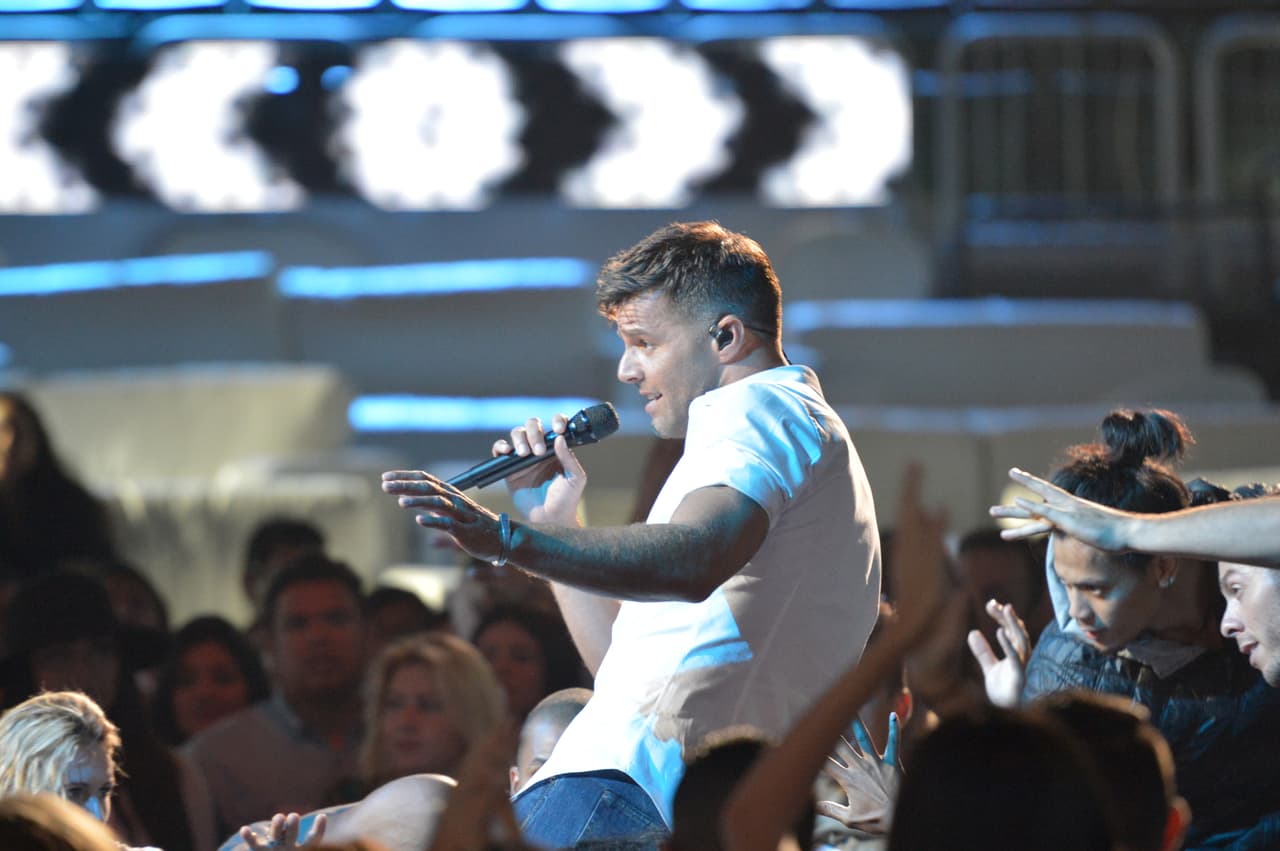 El ambiente estuvo lleno de euforia y éxtasis, gracias a este galán.