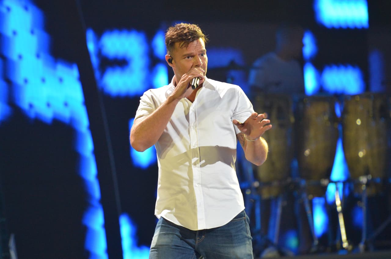 Además escuchar su voz es un placer para cualquiera, ¿no les parece?