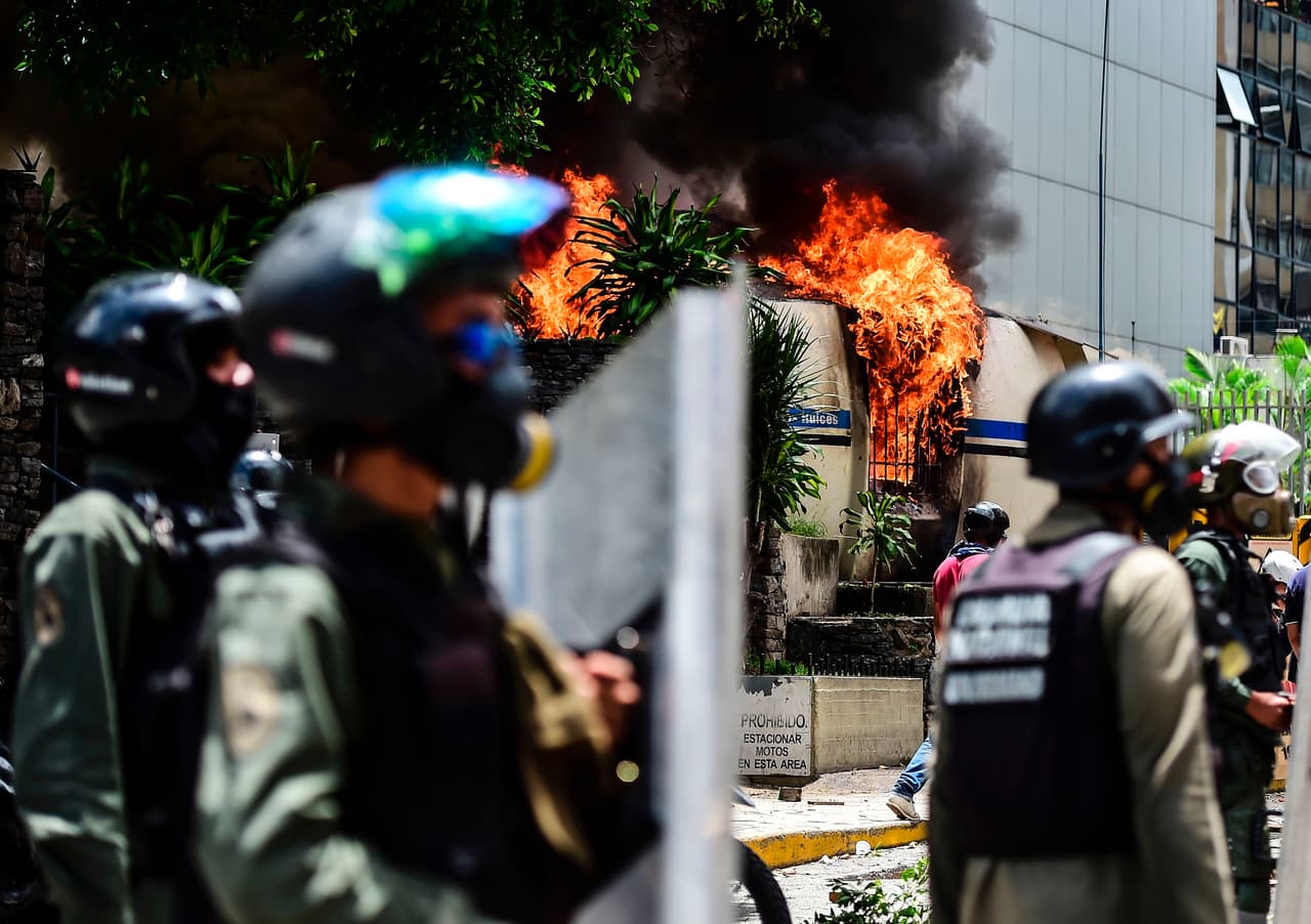 Luis Fonsi y Daddy Yankee rechazan la versión no autorizada de 'Despacito' de Maduro con fines políticos