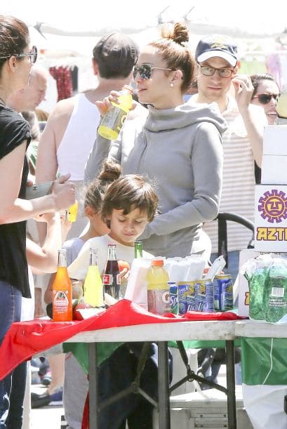 Después de mucho caminar les dio hambre.