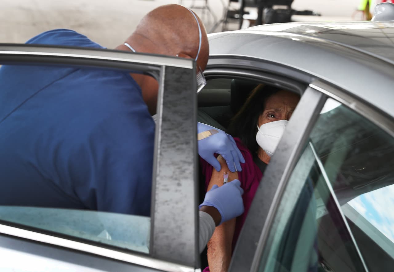 Dónde y cuándo puedes ponerte la vacuna contra el coronavirus en los condados Miami-Dade y Broward