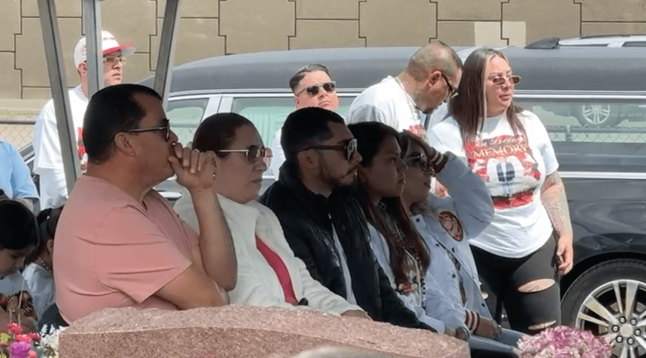 "
<b>Diosito va a ayudar a los investigadores a encontrar al acusado (Terry Bryan Rivera)</b>", es el mensaje de la abuela.