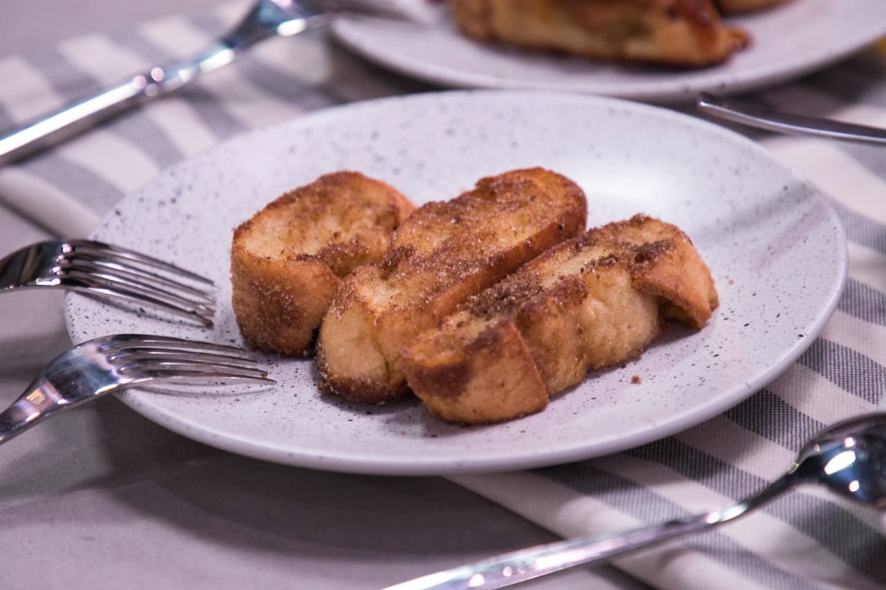 Par el postre prepararon un platillo llamado "caballero", que se prepara con canela. "Vamos a necesitar un dentista", bromearon los jueces, que no conocían dicho platillo.