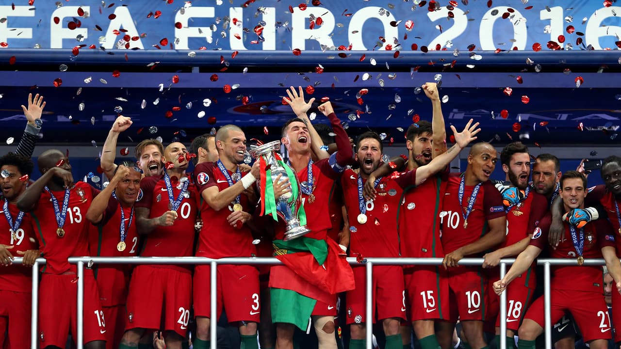 Así felicita Cristiano Ronaldo a la FPF por sus 112 años