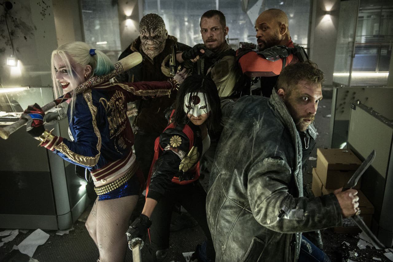 <b>‘Suicide Squad’ (2016) </b>
<br>La cinta trata sobre los villanos del universo de DC Cómics que deben trabajar para el gobierno para reducir sus sentencias, eso sí, bajo la amenaza de tener una bomba que les volará la cabeza si se rebelan.
<br>
<br>Ni con un elenco de estrellas como Will Smith, Jared Leto, Margot Robbie, Joel Kinnaman, Jai Courtney y Viola Davis, además de la dirección de David Ayer, consiguió el apoyo esperado y tiene una calificación de 26 por ciento.