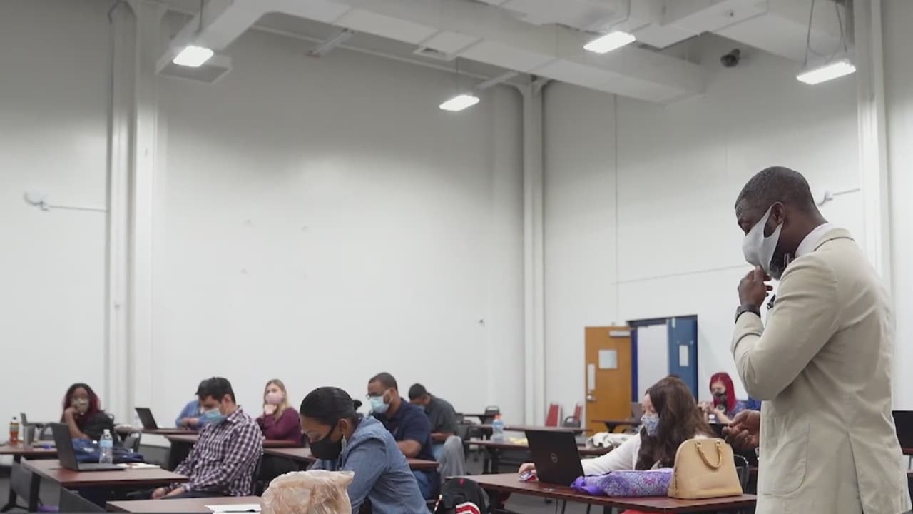 Organizaciones unen esfuerzos para capacitar a desempleados y logren conseguir un trabajo.