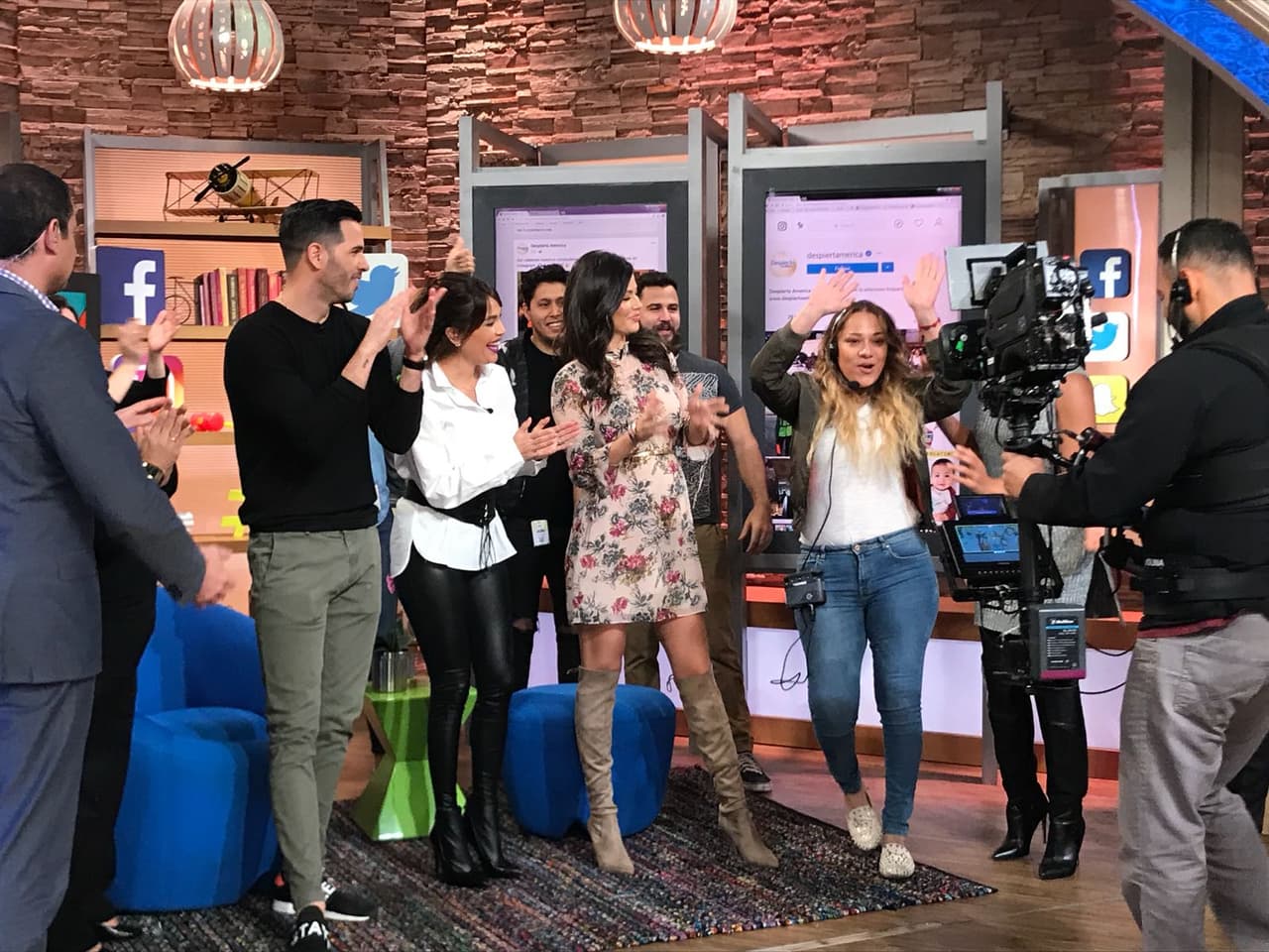 La porra para quien es responsable de compartirlo TODO en nuestras redes no podía faltar.