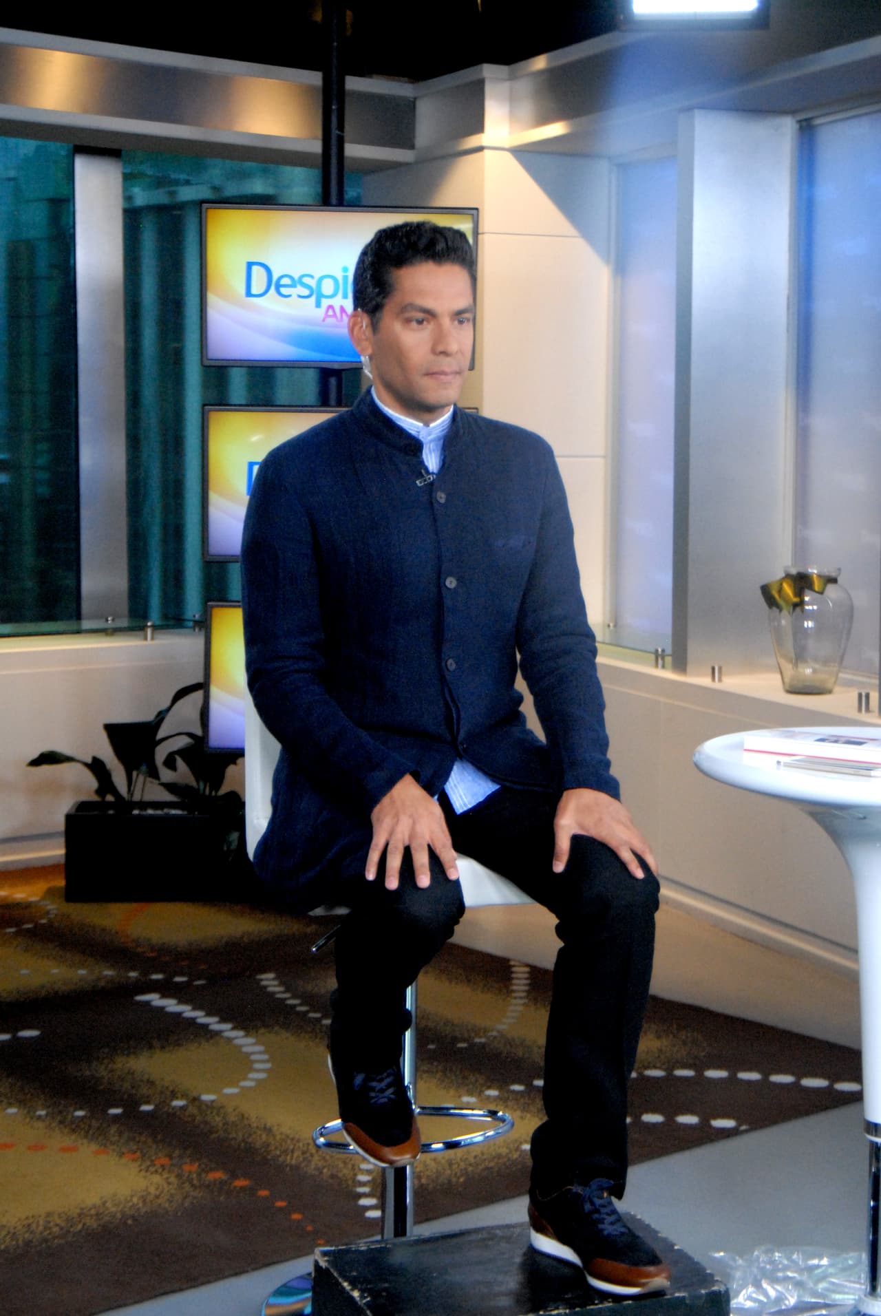 Ismael Cala estaba un poquito serio y concentrado antes del segmento