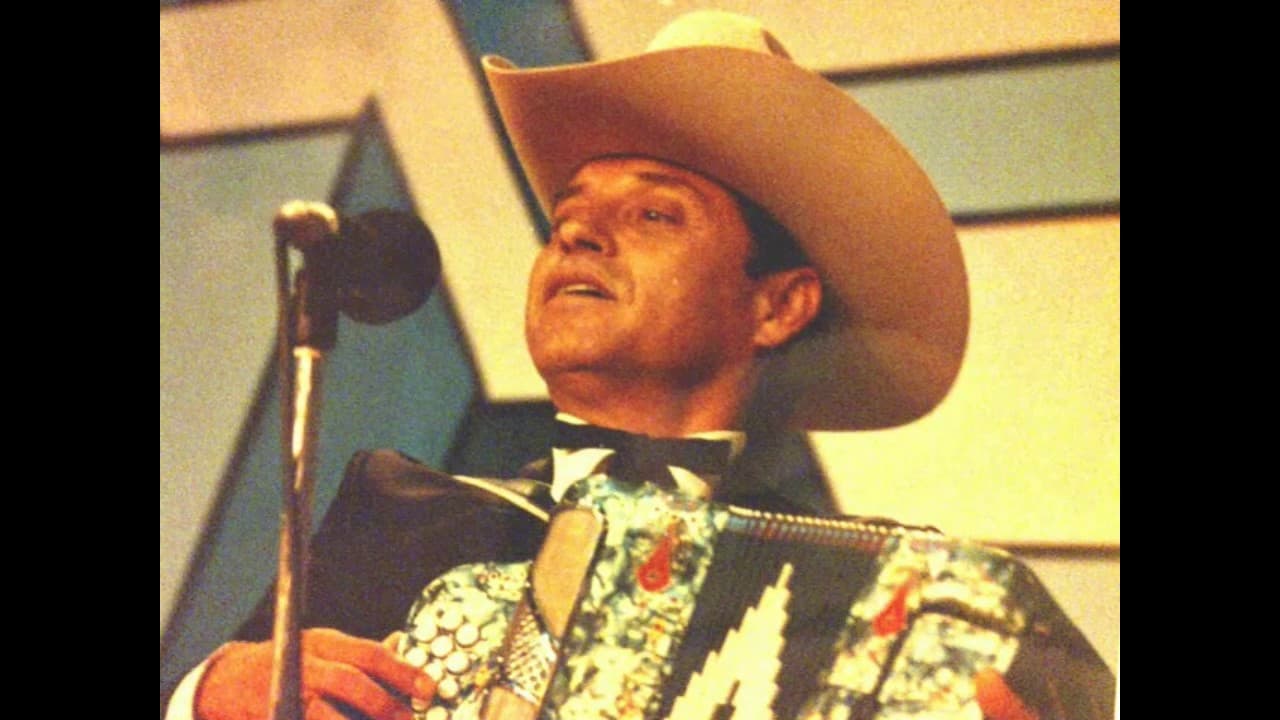 Paulino, junto con sus Broncos de Reynosa se hicieron muy populares por sus polcas y corridos norteños, pero él pasaría a la historia como 'el amo del acordeón' pues como dice su biografía: cuando Paulino Vargas subía al escenario, el acordeón se convertía en parte de él, en una extensión de su cuerpo.