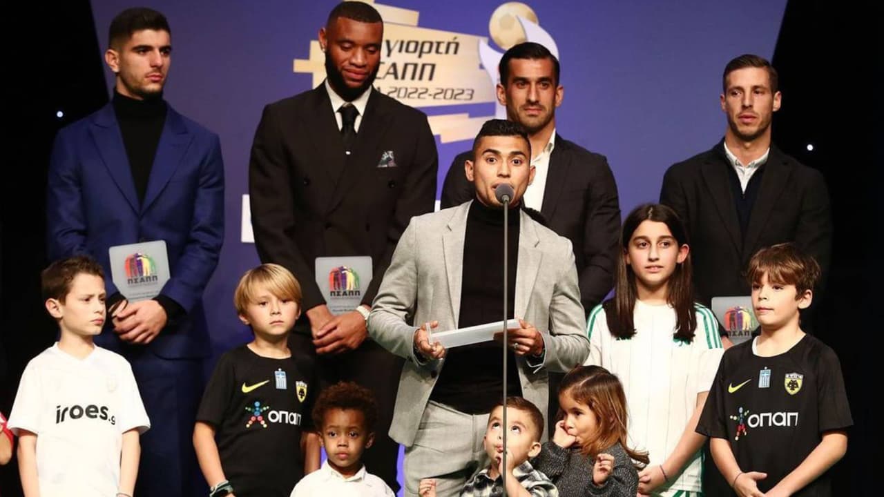 Orbelín Pineda es el mejor futbolista extranjero en la Superliga de Grecia