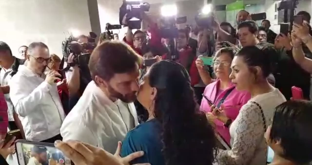 ¿Cuál fue la conversación que tuvo Julián Gil con Alejandra Capilla?