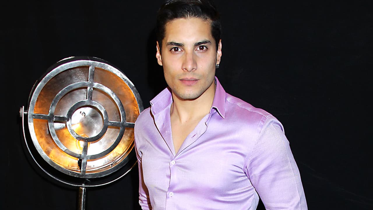 Alex Perea como El Cholo