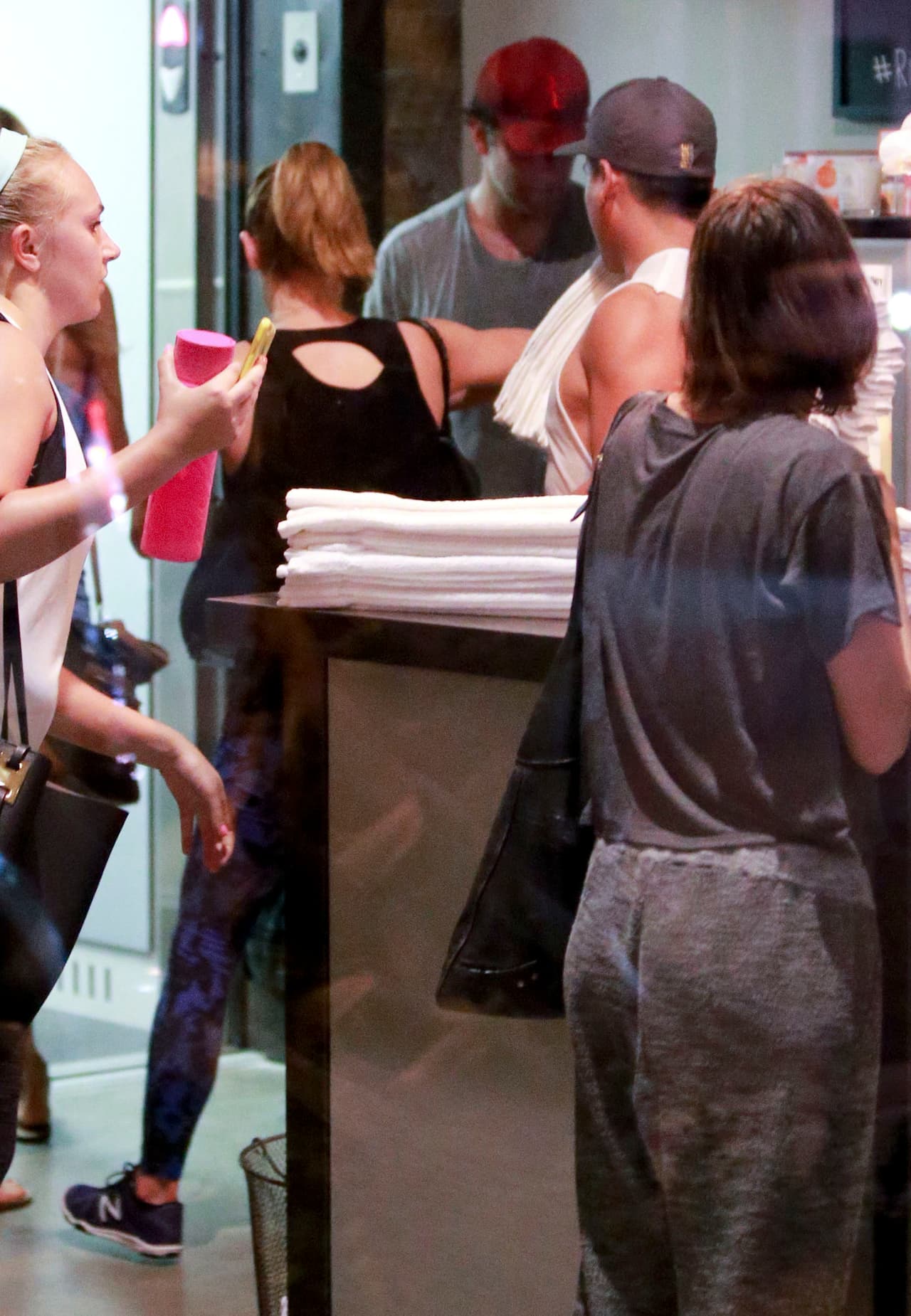 Como buenos amigos, platicando