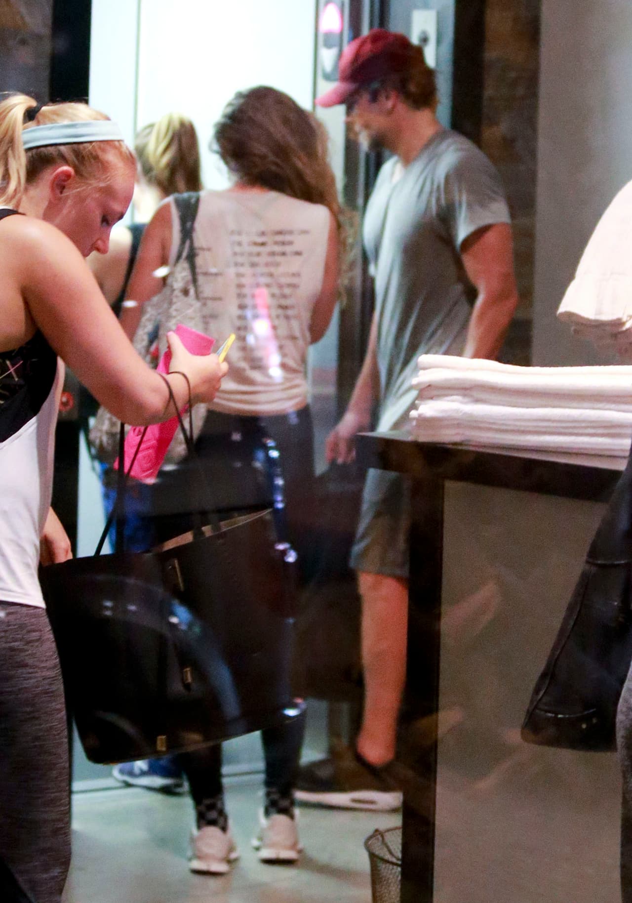 A seguir a otro lado.