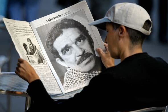 1994.- “DEL AMOR Y OTROS DEMONIOS”- Relata la historia de Sierva María de Todos los Ángeles, quien ha sufrido grandes calvarios a lo largo de su corta vida, describiendo diversos paisajes de Cartagena en la época colonial.