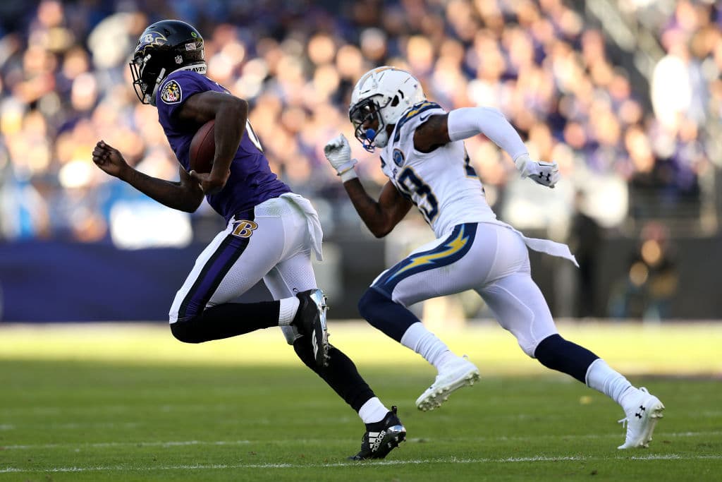 La ofensiva de los Ravens en los dos primeros cuartos fue tan precaria que ni siquiera pudieron cruzar el medio campo con el balón en su poder.