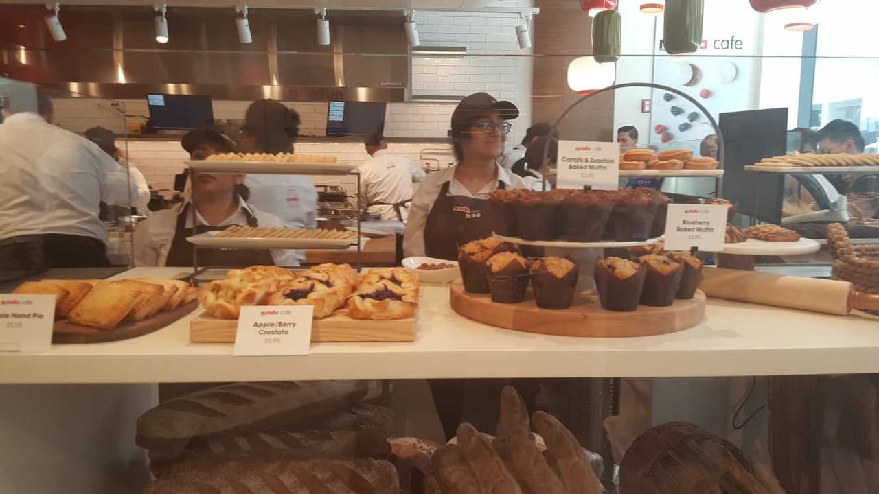 Y ofrece desde crepas, helados y otros postres a platillos menos dulces.