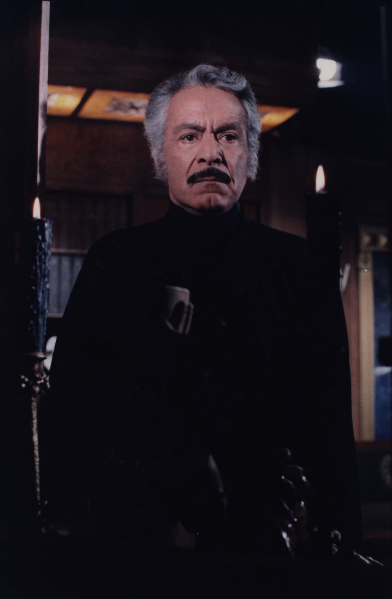 Otro éxito de la televisión fue 'El Maleficio', historia producida por 
<b>Ernesto Alonso</b>, en donde además él era el protagonista, esto junto a 
<b>Jacqueline Andere</b>.