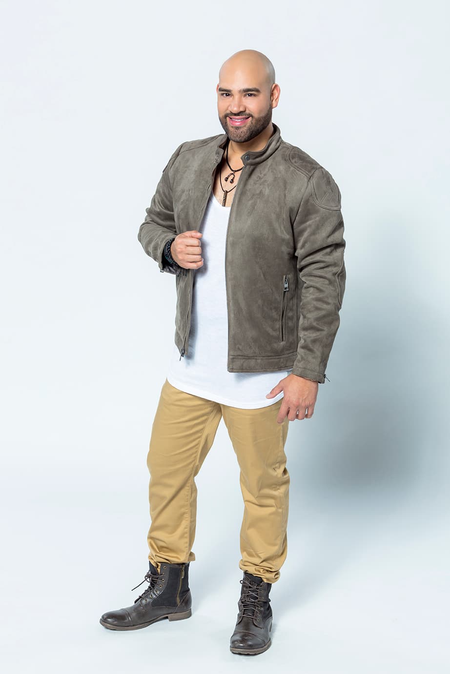 Raúl 'El Pelón', locutor de El Bueno, La Mala y El Feo, cumplió 39 años el 7 de abril.