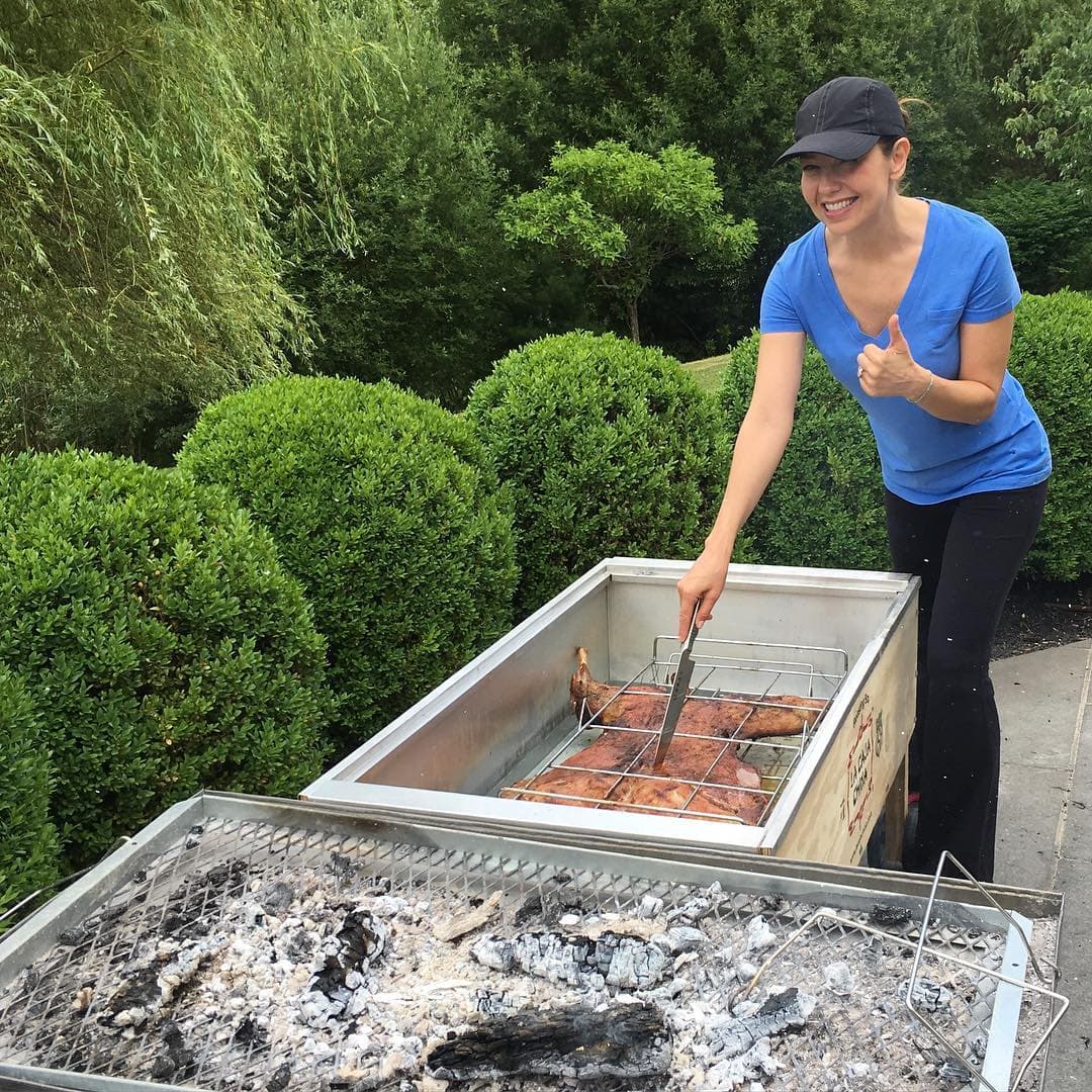 Thalía mostró sus dotes de cocinera.