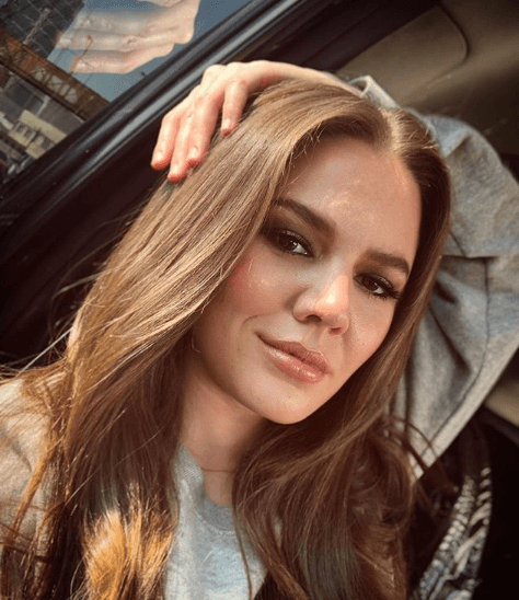 La noche del 16 de abril, Joy Huerta sorprendió al 
<b><a href="https://www.univision.com/famosos/joy-huerta-del-duo-jesse-y-joy-espera-su-primera-hija-junto-a-su-esposa-fotos" target="_blank">anunciar que pr´´oximamente será madre</a></b> junto a su esposa, de quien se desconoce su identidad.