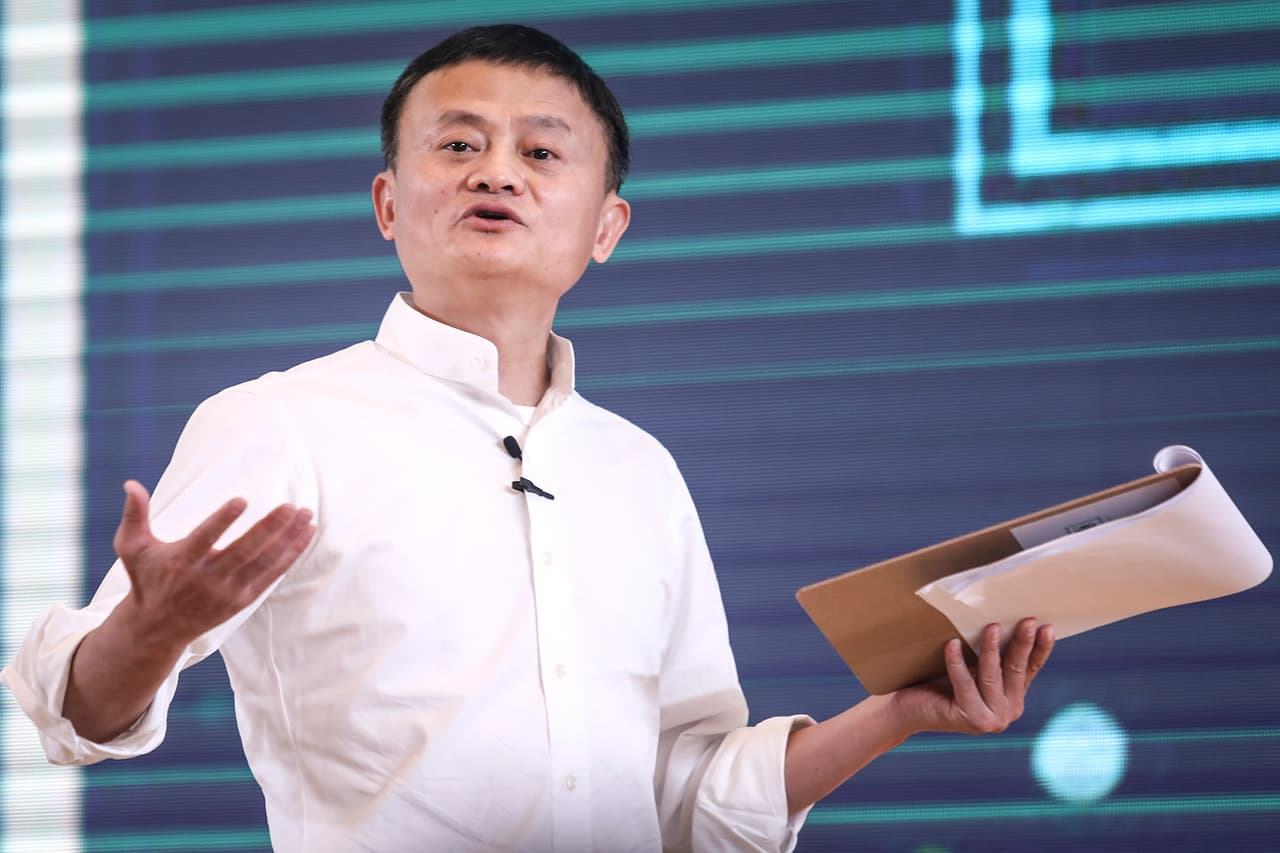 <b>Jack Ma</b>, chino. Es cofundador de Alibaba Group, un conglomerado tecnológico multinacional. Su patrimonio neto total es de 58,900 millones de dólares.