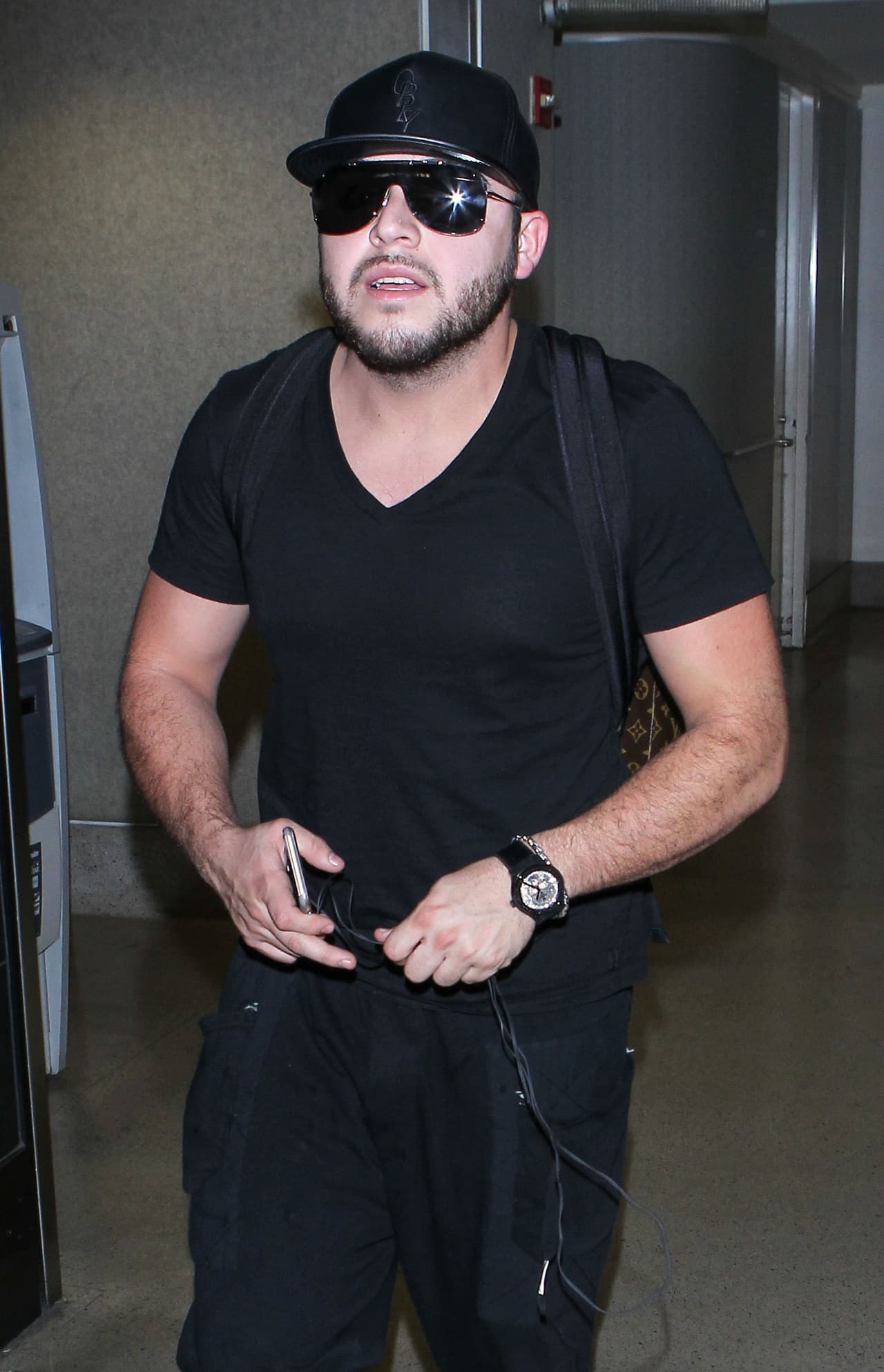 El inicio de toda la relevancia que se le ha dado al tema, fue a raiz de la petición de diversas organizaciones que solicitaron que se retirara el video de "Fuiste mía" por el contenido violento.