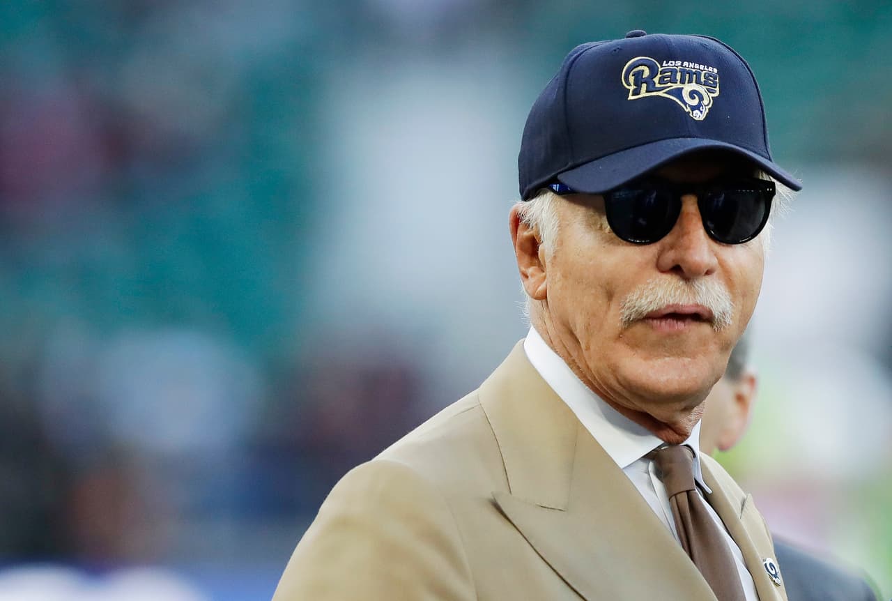 <b>Stan Kroenke – Arsenal</b>
<br>El equipo es operado a través de su compañía Kroene Sports and Entertainment. El americano también es dueño de los Colorado Rapids en la MLS, los Angeles Rams de la NFL, los Denver Nuggets de la NBA y los Colorado Avalanche en la NHL. El valor estimado es de $10 billones de dólares.