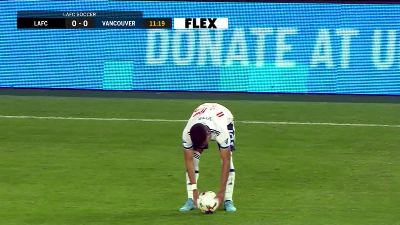 Con 'asistencia' del poste Tristan Blackmon marca el primero para Vancouver