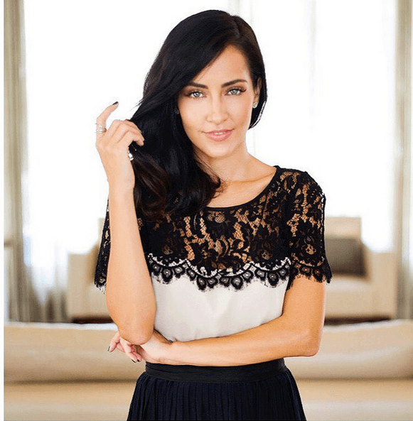 A sus 34 años, Maytê ha participado en más de 10 series en su natal Brasil. Además de ser una excelente actriz es tecladista.