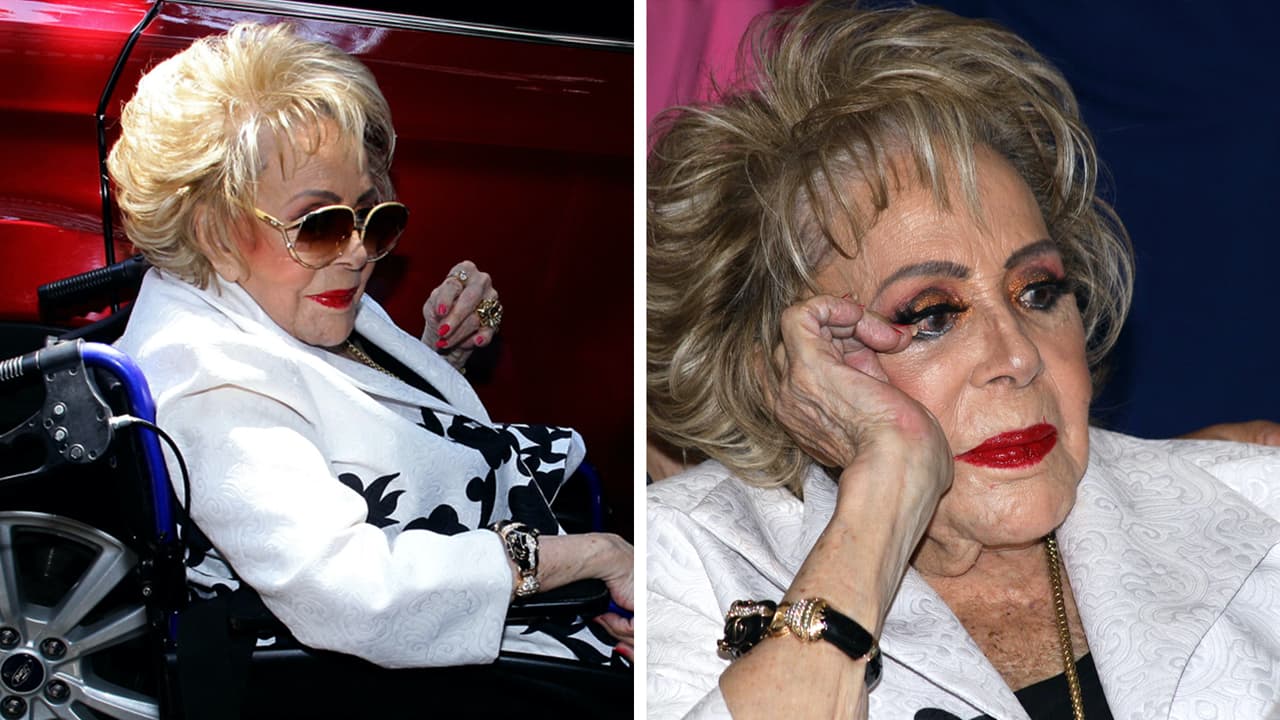 El pasado miércoles 11 de mayo, 'La Diva del Cine Mexicano' se vio
<b> <a href="https://www.univision.com/famosos/silvia-pinal-cancela-obra-de-teatro-salud" target="_blank">forzada a cancelar su aparición</a> </b>en la función para invitados especiales y prensa debido a que presentó problemas de salud con un cuadro de hipertensión y un aparente malestar estomacal.